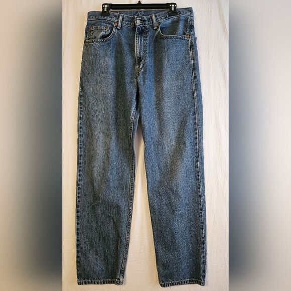 Levi's 550 Jeans Men’s Sz 34x34 (33x33) Blue Straight Leg Mid Rise Medium Wash - Picture 1 of 9
